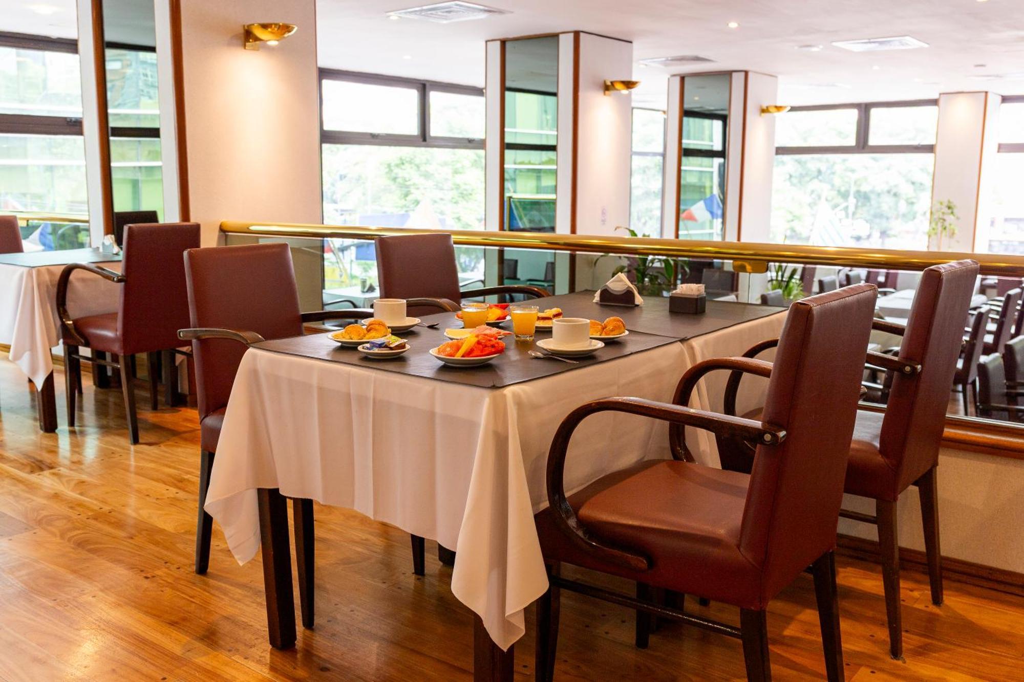 בואנוס איירס Hotel Conte מראה חיצוני תמונה