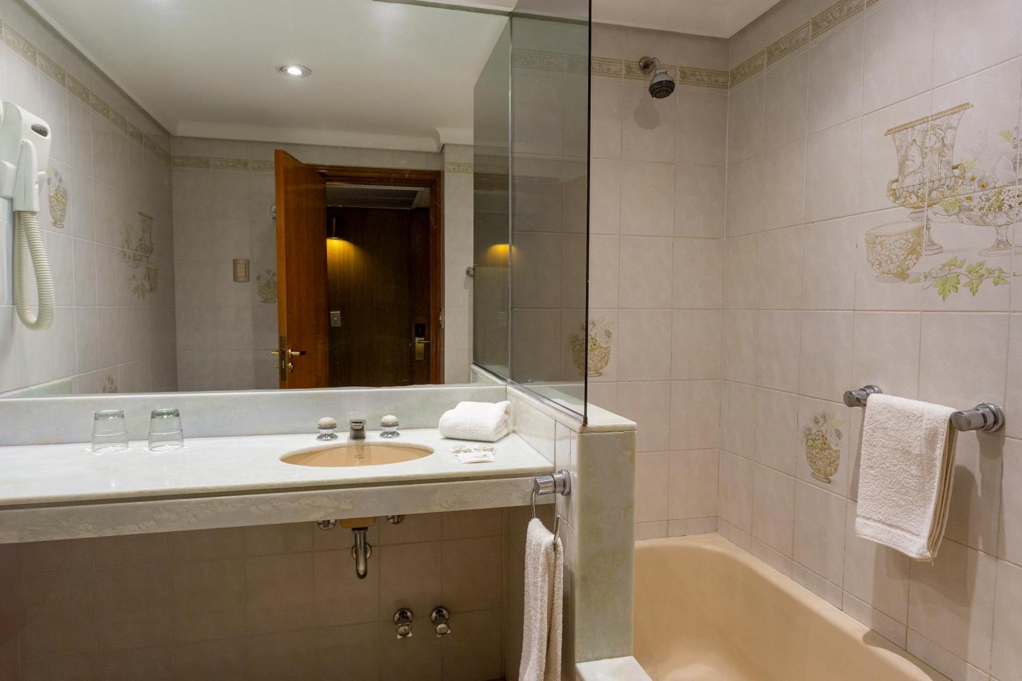 בואנוס איירס Hotel Conte מראה חיצוני תמונה